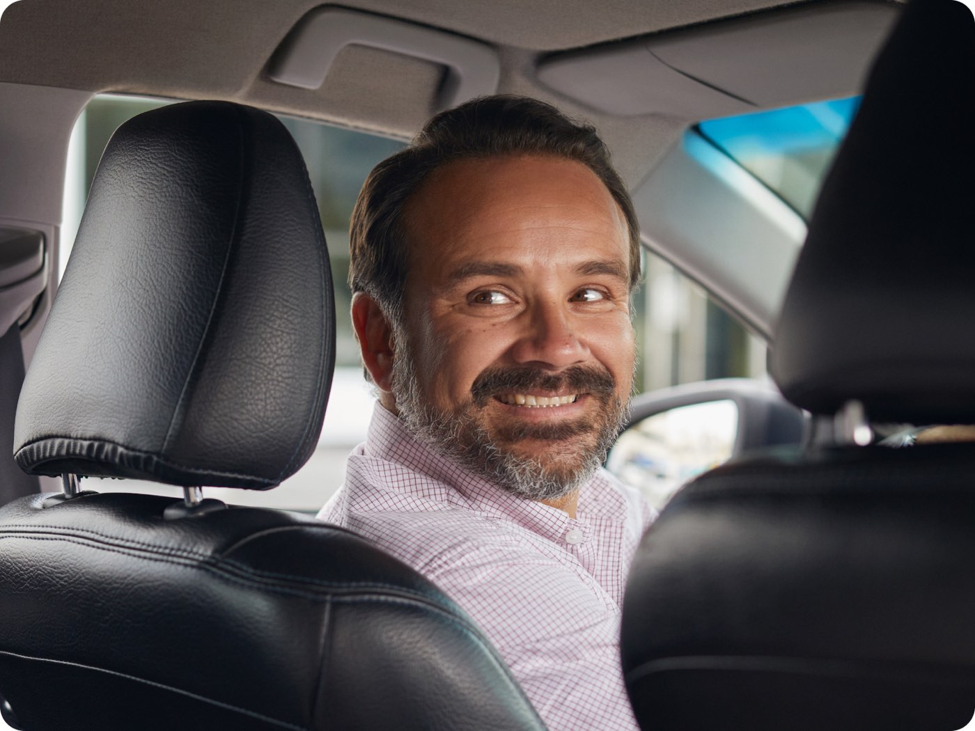 Conductores listos para registrarse con Transpotaxi